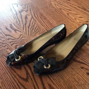 Stuart weitzman brown/gold patent leather shoes